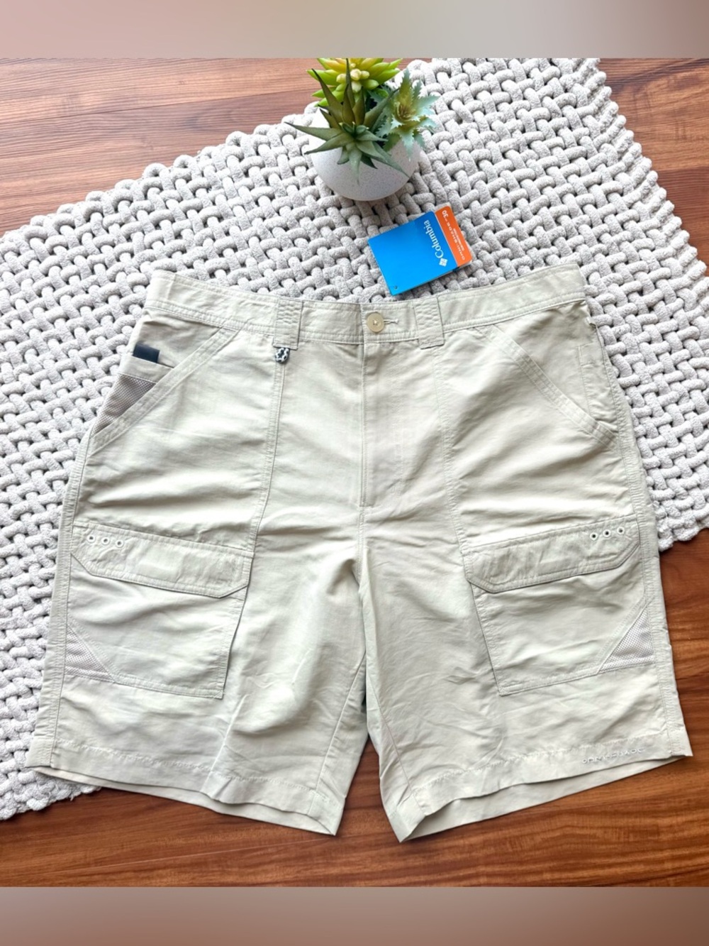 Columbia | NWT 🎣 Men’s PFG Permit II Fishing Shorts in Khaki | 36/9.5